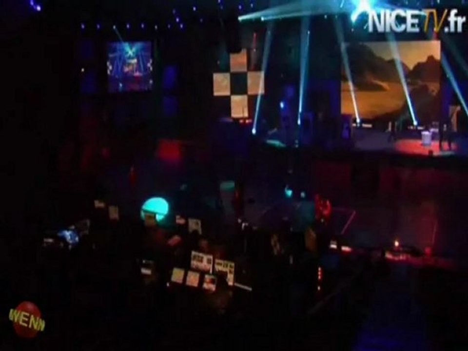 ALIZEE Interview dans les coulisses des Enfoirés par NICETV