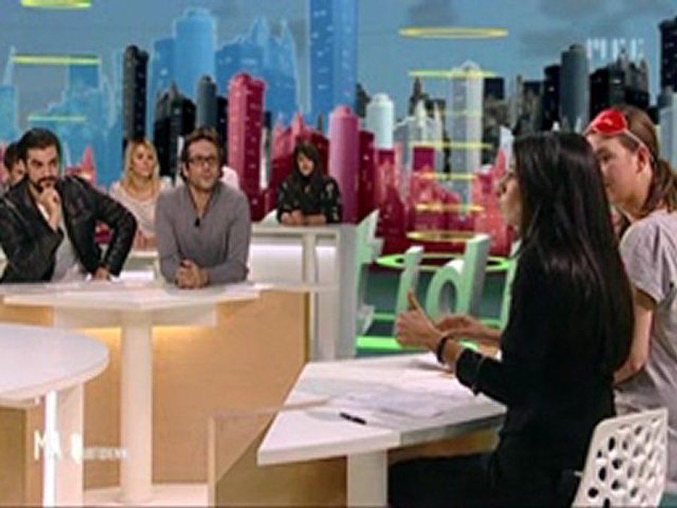 MCEtv Chronique Léa les règles du couch surfing