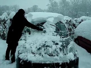 Déneiger la voiture...