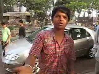 Amazing boy selling fan at hanging garden [India]
