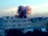 Eksplozja bomby podczas nalotów w Strefie Gazy