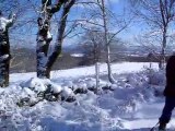 Jeanne fait de la luge avec son papa