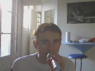 Wiwi égratigne "On n'est pas à une bétise près"