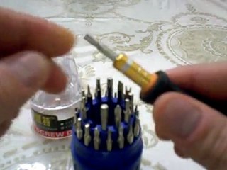 Tool Set With 32 Bits To Take Apart Blackberry Pearl ...