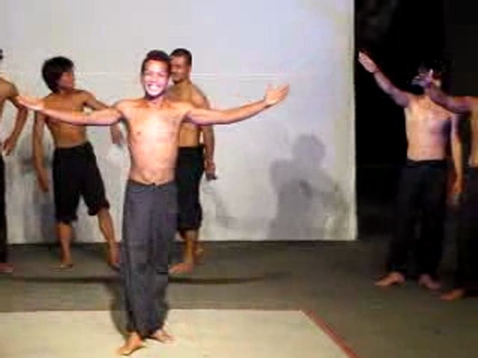 cirque cambodgien pour l'afs