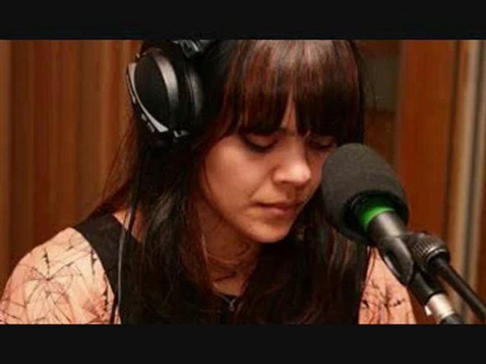 Bat For Lashes - Use Somebody (Kings Of Leon Cover)