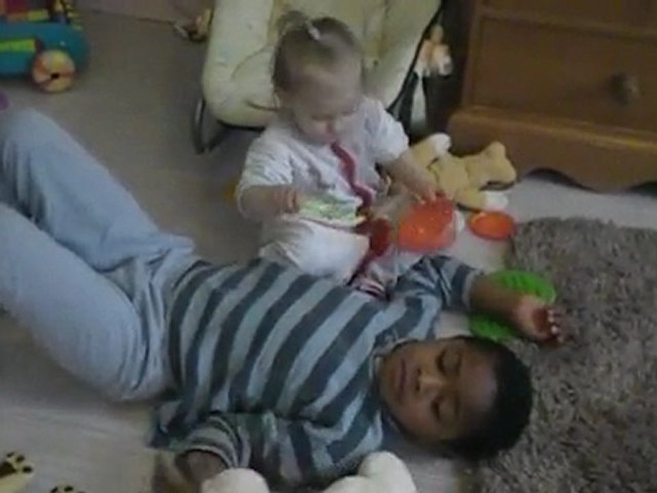 Emma dinette avec Noah