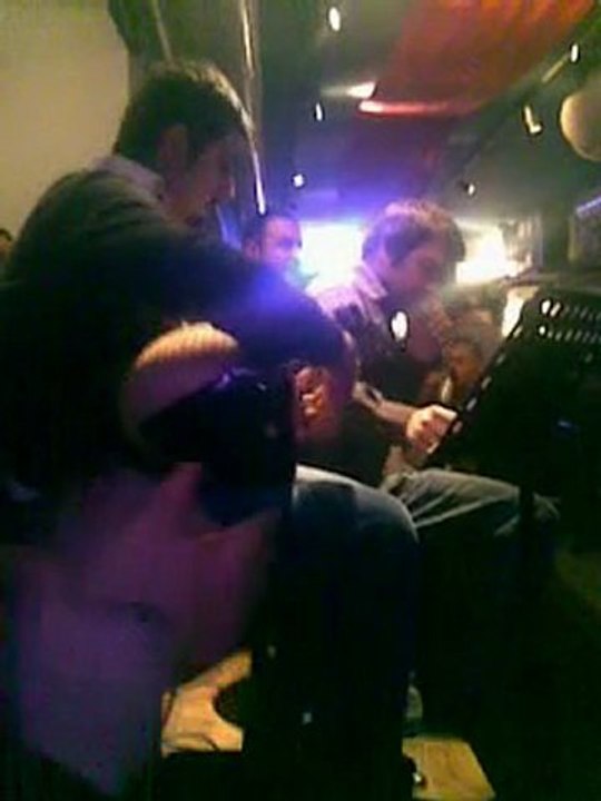 Arka Mahalle - Acılara Tutunmak - Özgür Arslan