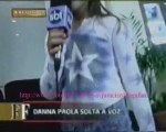 Danna Paola cantando 