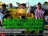 Afición futbolística muestra apoyo a Cabañas