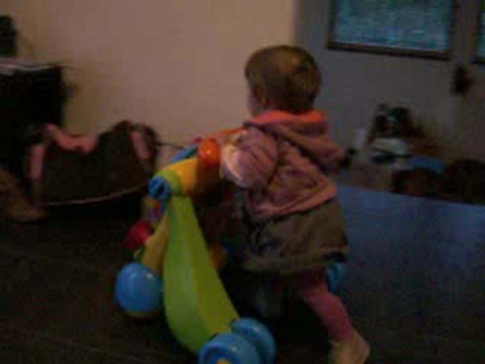 10 mois démarrage trotteur