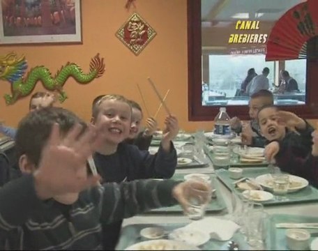Repas du nouvel chinois au restaurant municipal
