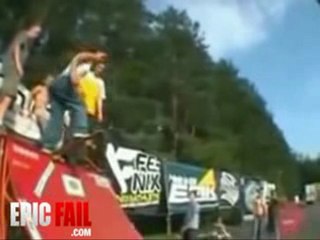 Female Skater Fail