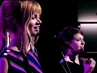 Nouvelle Vague - Road To Nowhere (Live Nyhetsmorgon 2009)