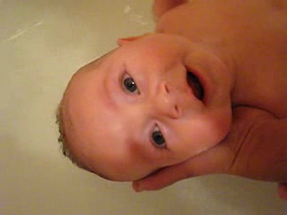 1.dans le bain.avi