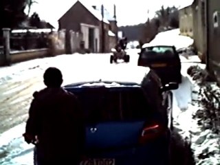 aie aie le quad , dans la serie David est un con