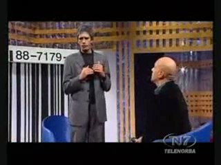 Uno sconosciuto Checco Zalone imita Nichi Vendola
