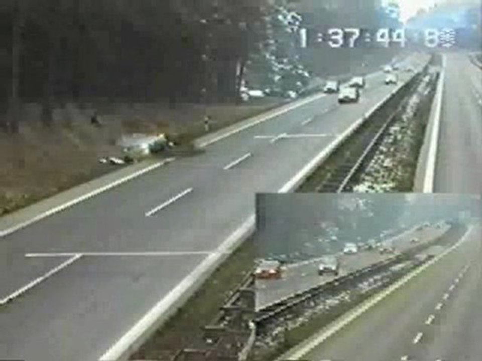 Mercedes Benz SL crash