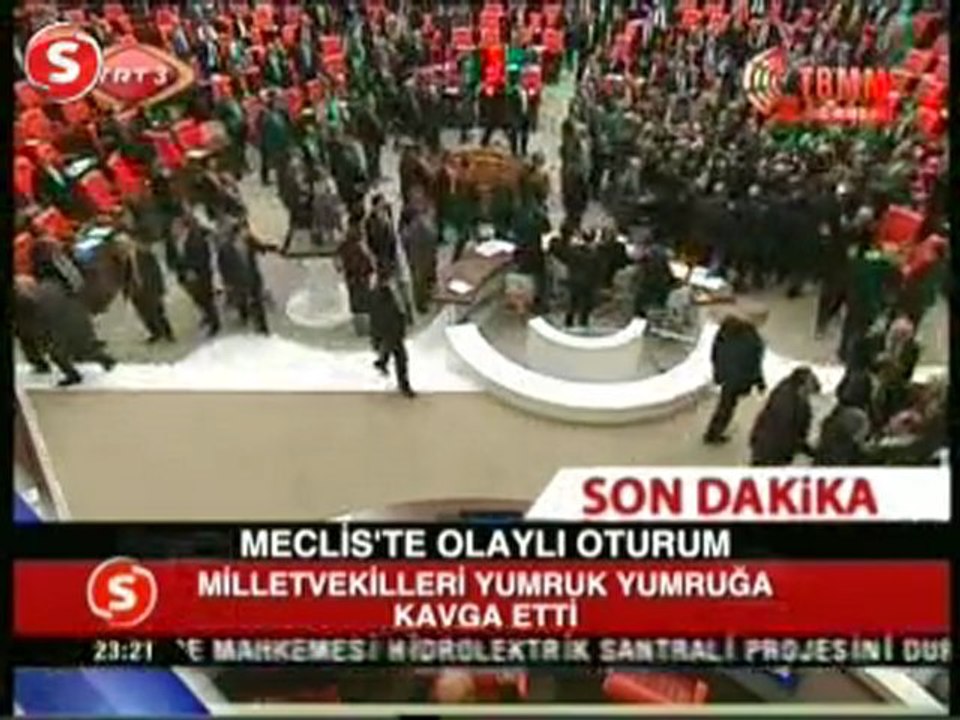 Meclis'te yumruk yumruğa kavga - Video