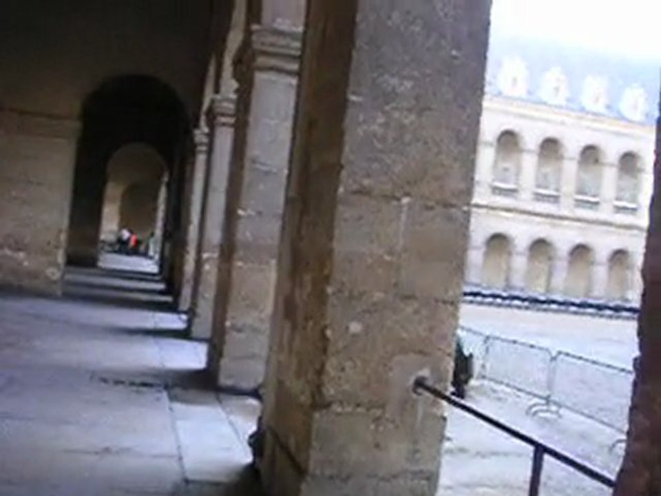 couloir et cour