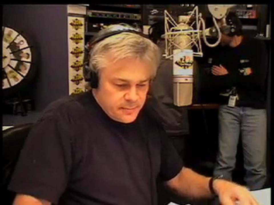 Thomas Starks Performs Live In-Studio