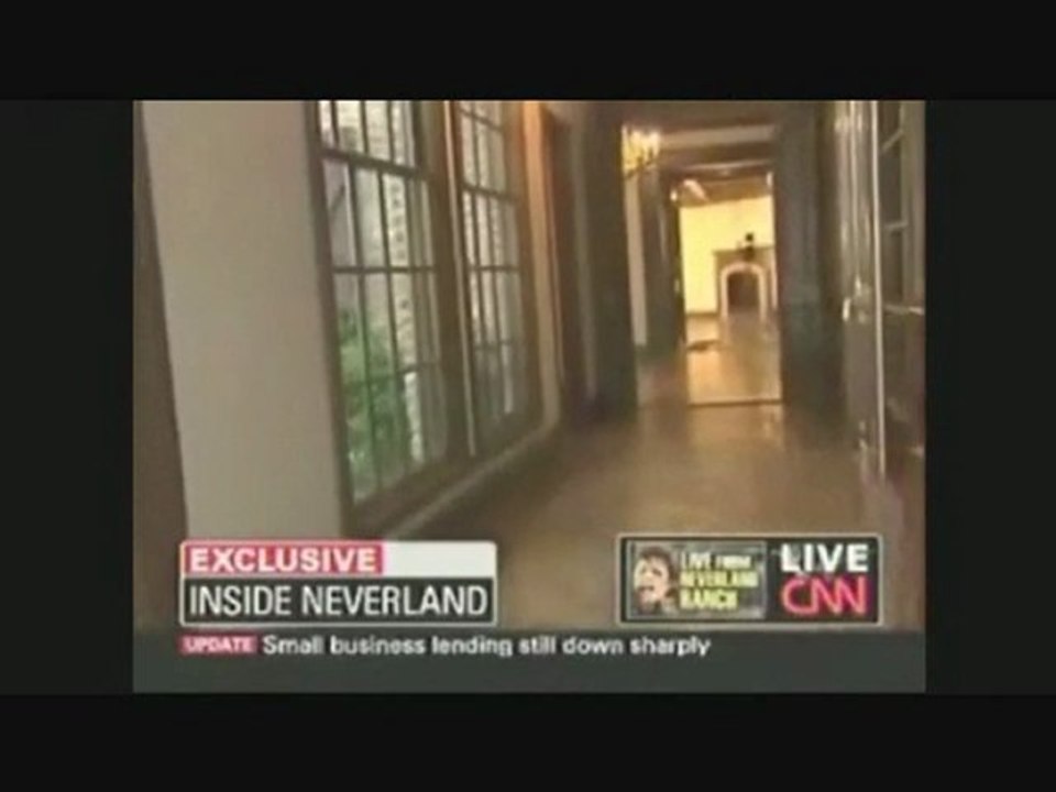 Le fantôme de Mickael JACKSON il faut bien regarder au fond‏