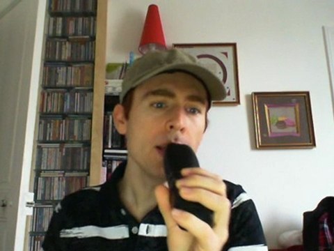 Wiwi égratigne Louise de Thomas Fersen