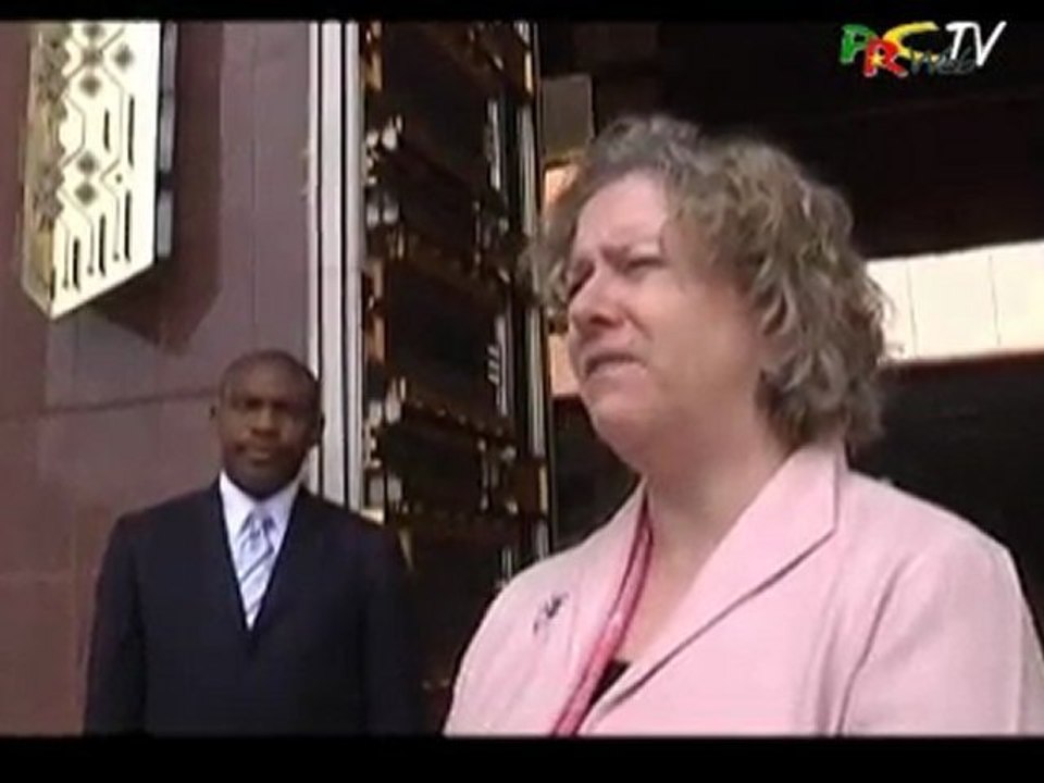 Président Paul Biya Ambassadeur des USA Janet Garvey