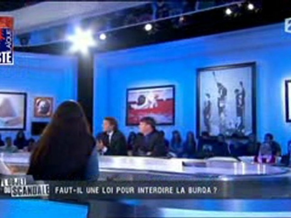 Burqa: Objet du scandale 2/3 | interdiction