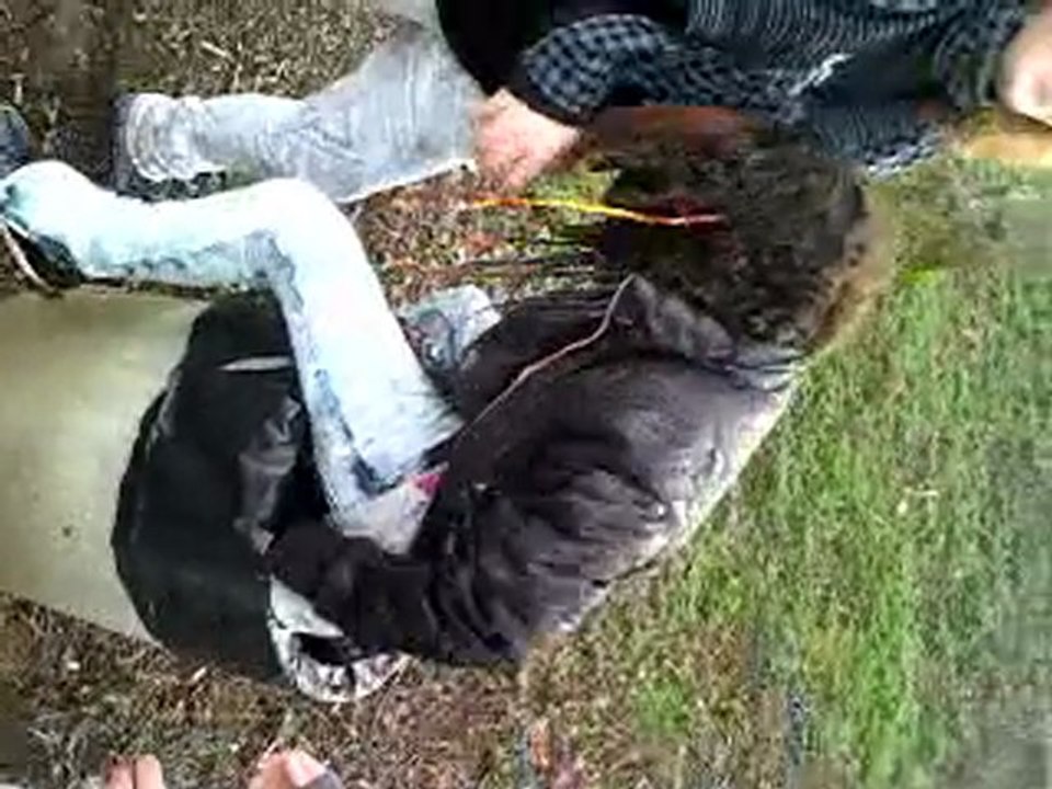 Charly a la poubelle