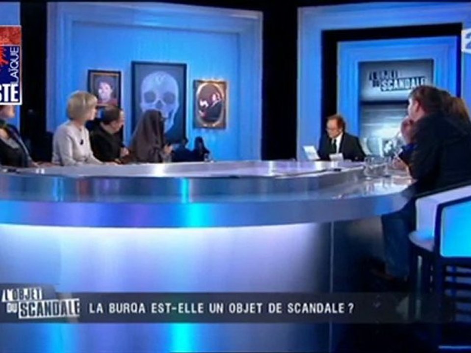 Burqa: Objet du scandale 1/3 | interdiction