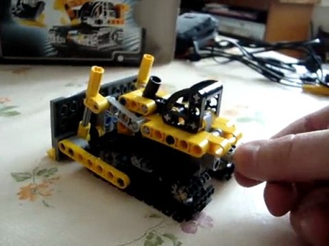 8259 Le mini bulldozer LEGO