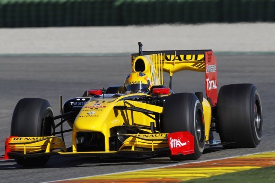 Renault F1 Team presents the R30 for 2010 season