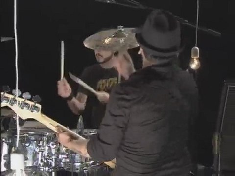 Easyway: «The Anguish» (MTV Brand:New Tapete)