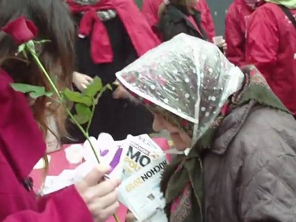 Marché d'Issy le 06/02 : le PS et les FROG en pleine action