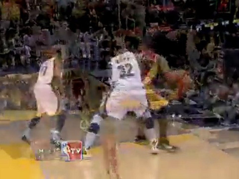 O.J. Mayo strips Chuck Hayes and drives down the lane for th