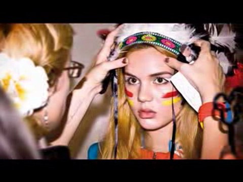 INSTANTS VOLES : Castelbajac, coulisses du défilé 2009