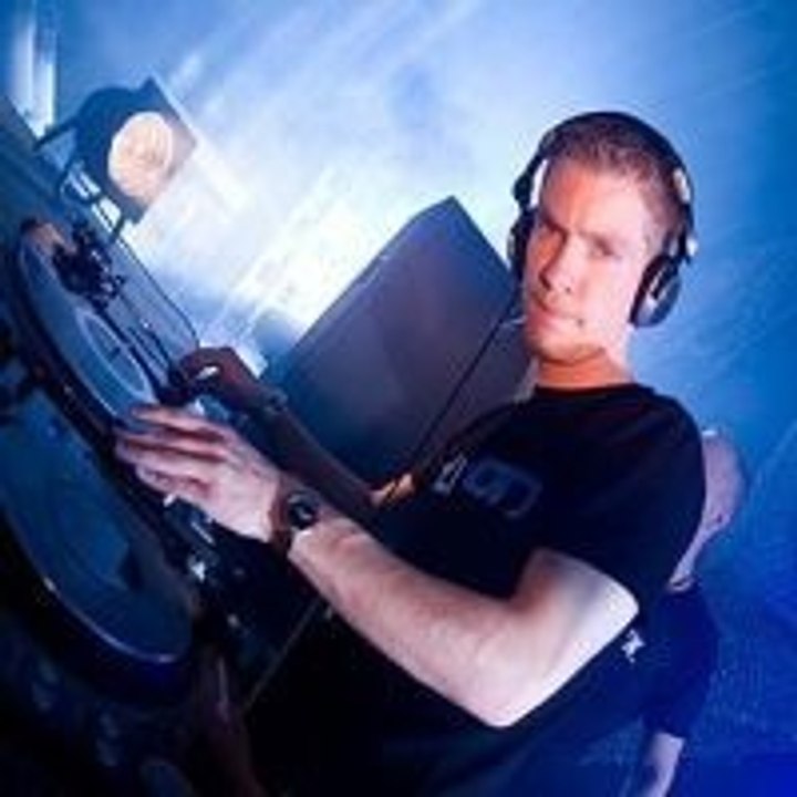 On Tour with A-lusion Janvier  2010 [ hardstyle ]