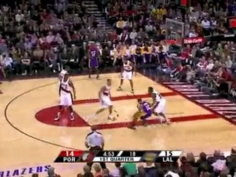 Shannon Brown goes to work spinning and hitting the nice sho