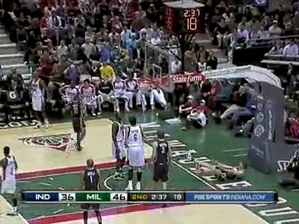 Andrew Bogut gets the steal, runs the floor and gets the bal