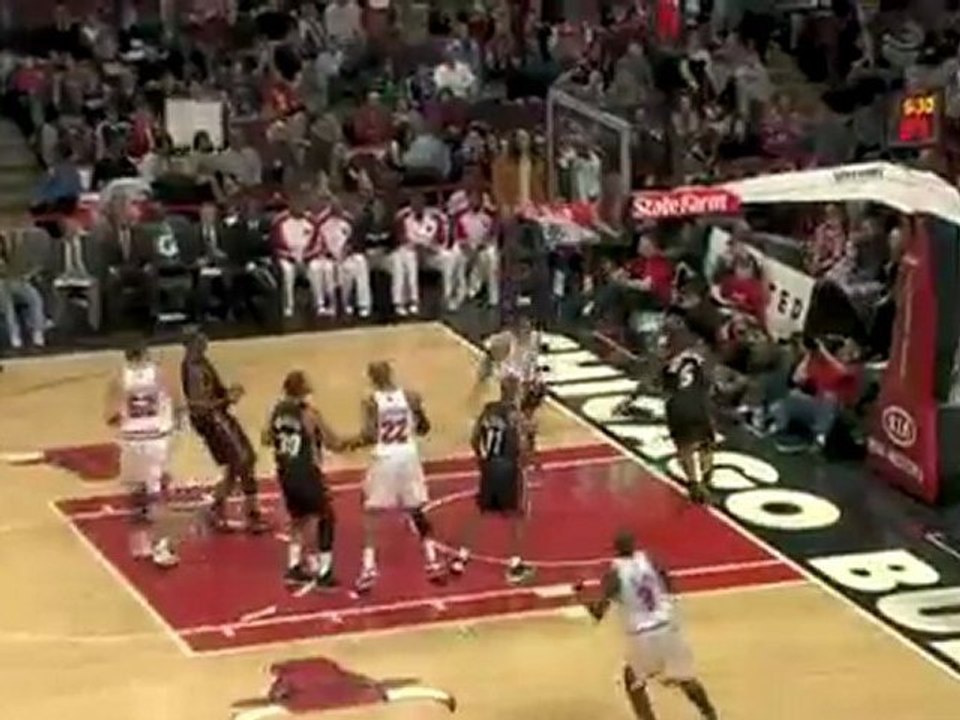 Derrick Rose takes the pass and finishes with authority.