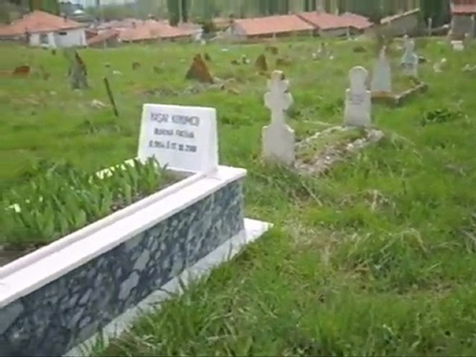 Altıntaş Köyü Kabristanı