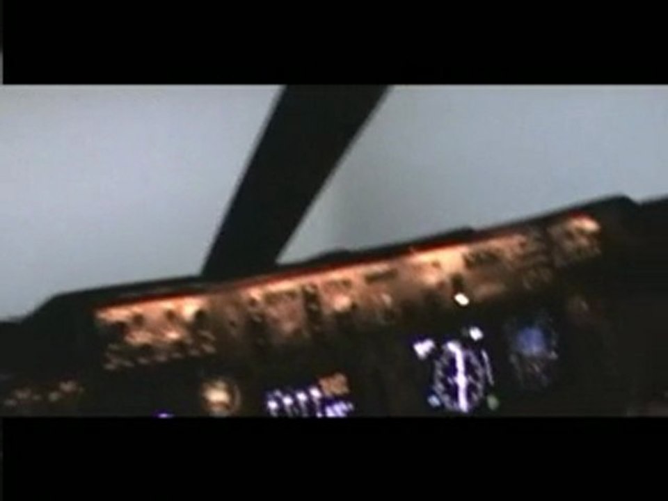 Boeing 747- 400 Crash on aircraft carrier - videotracks