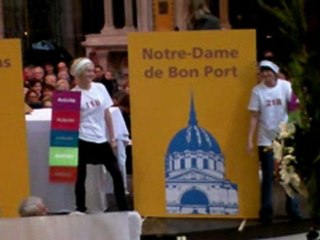 Sketch accueil de Mgr James 17-01-10 Notre Dame De Nantes