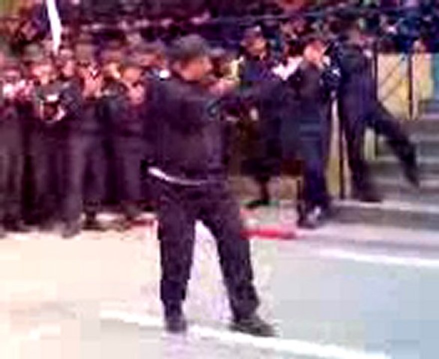 Policier Algerien Mach'allah : )