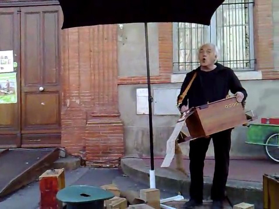 MR NOSTA " conteur d'orgue de barbarie" à  st aubin 4