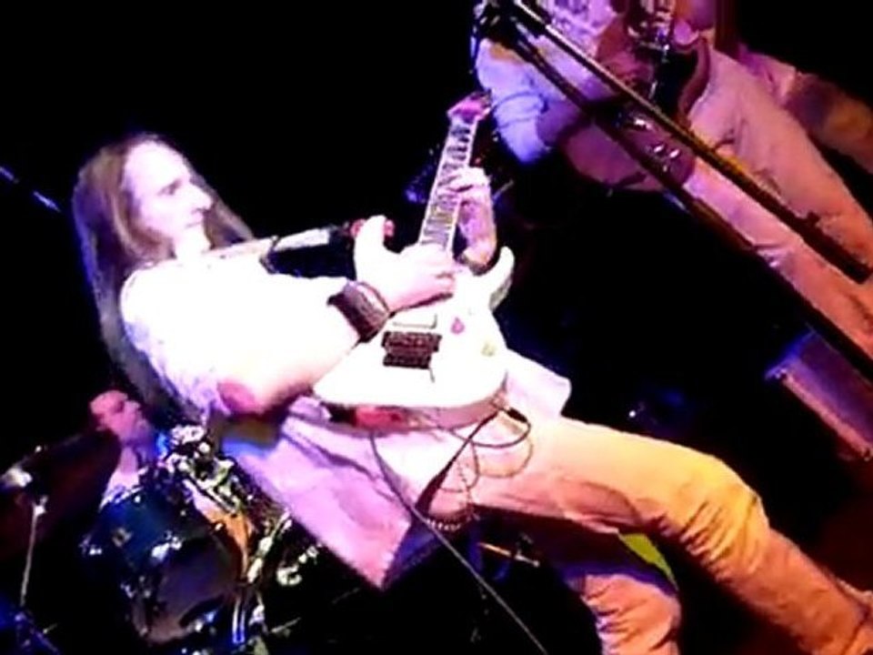 TAI PHONG "FIELDS OF GOLD"