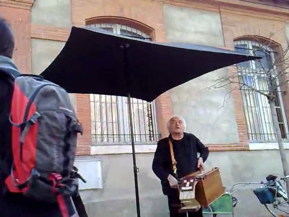 MR NOSTA " conteur d'orgue de barbarie" à  st aubin 7