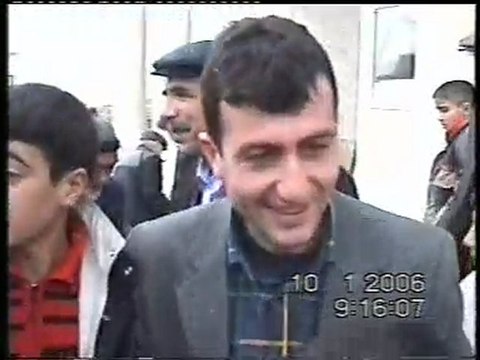 yenicede bayram namazı sonrası bayramlaşma gorümtüleri