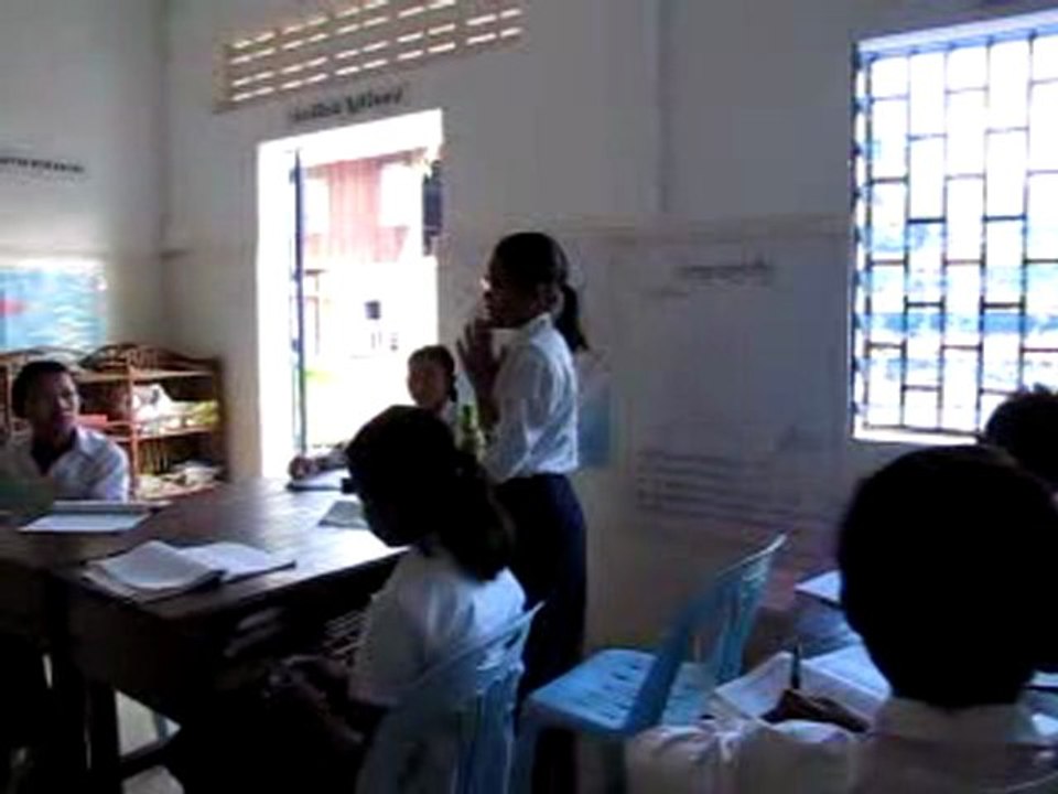 en classe de rattrapage à Battambang